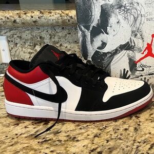 Jordan Men's Black, White, and Red Sneakers